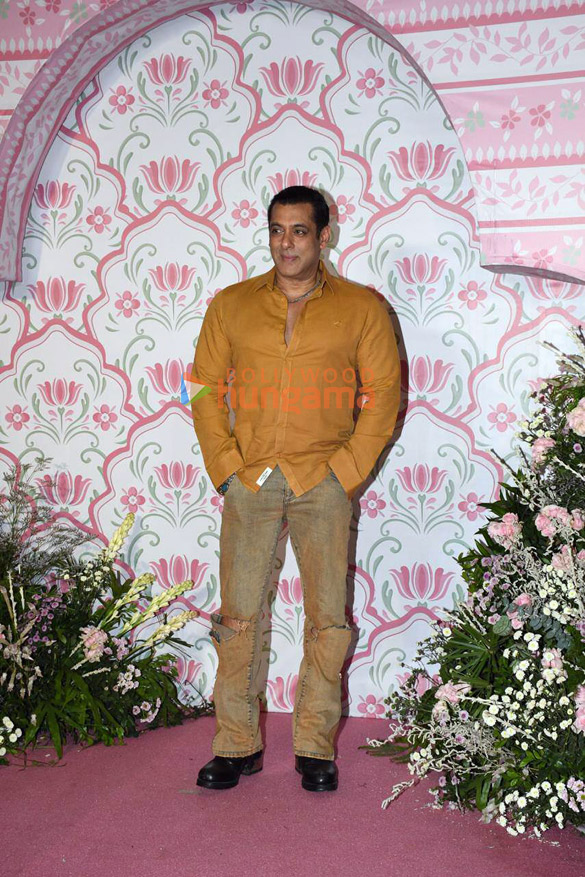 photos celebs snapped attending ramesh s tauranis diwali bash1 20