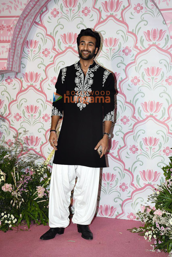 photos celebs snapped attending ramesh s tauranis diwali bash1 27