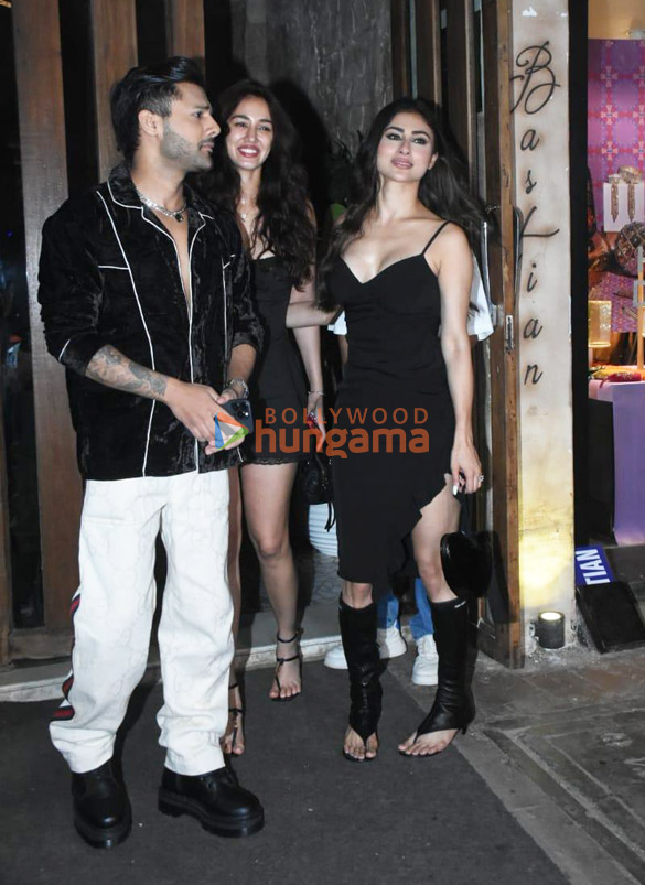 photos disha patani and mouni roy snapped at bastian in bandra 2