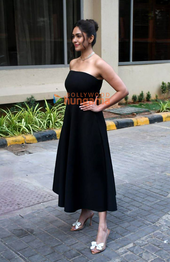 photos ishaan khatter mrunal thakur and raja menon snapped promoting their film pippa 5
