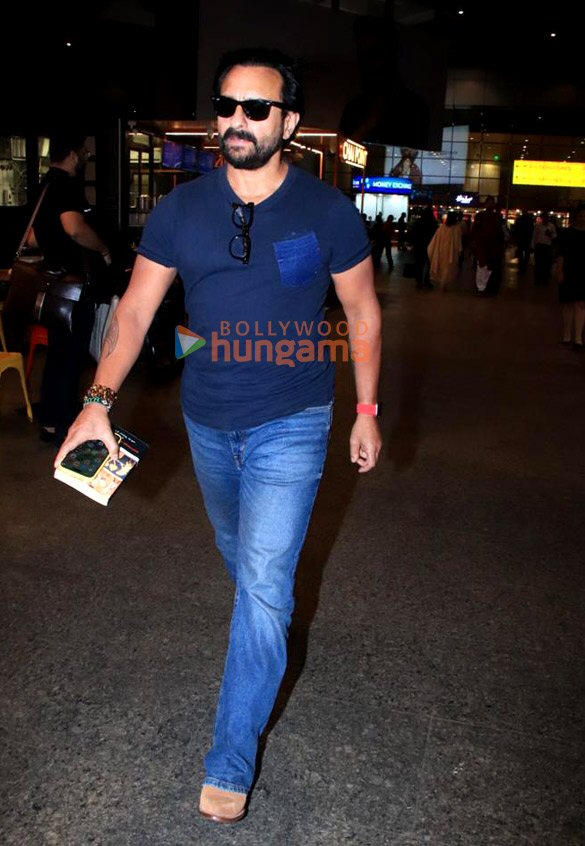 photos ranbir kapoor and saif ali khan snapped at the airport 5