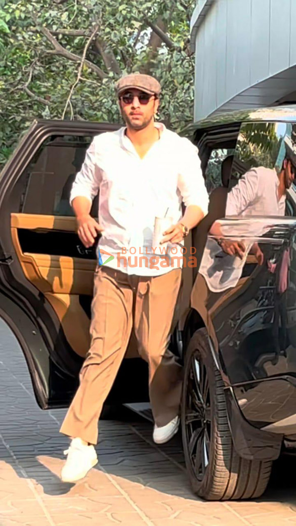 photos ranbir kapoor snapped at a dubbing studio 3 2