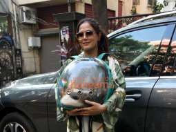 Photos: Richa Chadha snapped outside a pet clinic in Khar