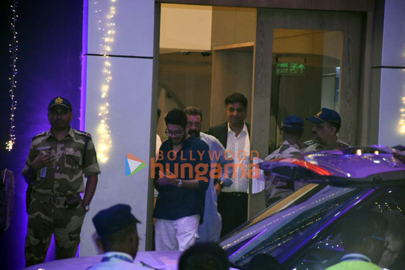 photos sanjay dutt snapped at kalina airport 3 2