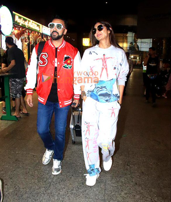 Photos: Shilpa Shetty, Raj Kundra, Palak Tiwari and others snapped at the airport Photos: Shilpa Shetty, Raj Kundra, Palak Tiwari and others snapped at the airport