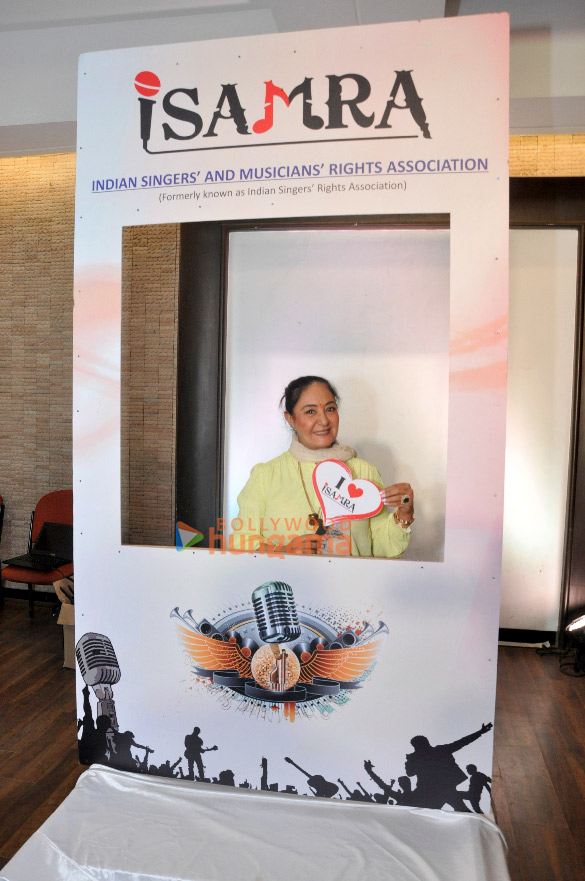 photos sonu nigam kavita krishnamurthy shaan papon and other singers celebrate 10 years of isra in mumbai 8