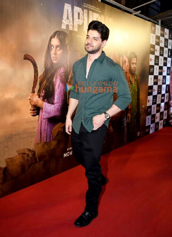photos tara sutaria snapped during apurva promotions 15