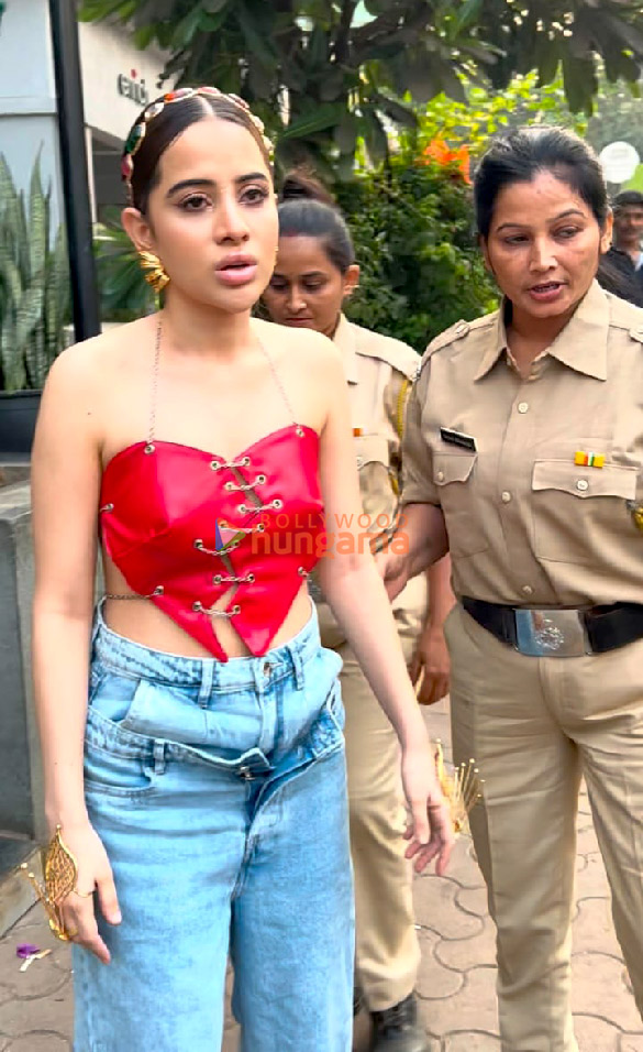 photos uorfi javed spotted while being taken away by cops 4