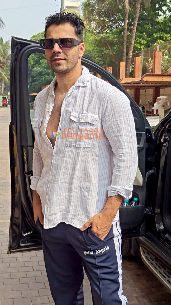 photos varun dhawan snapped at jw marriott in juhu 1
