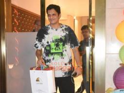 Photos: Vijay Varma snapped in Bandra