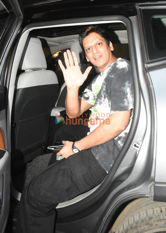 photos vijay varma snapped in bandra 3
