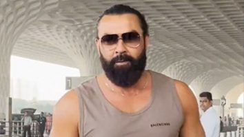 The Lord Bobby craze is real! Fans gather around him for a selfie at the airport