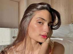 Athiya Shetty in a soft glam makeup look for her beach vacation is slaying and how