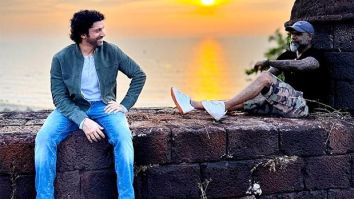 Farhan Akhtar recreates Dil Chahta Hai moment at Chapora Fort after 23 years