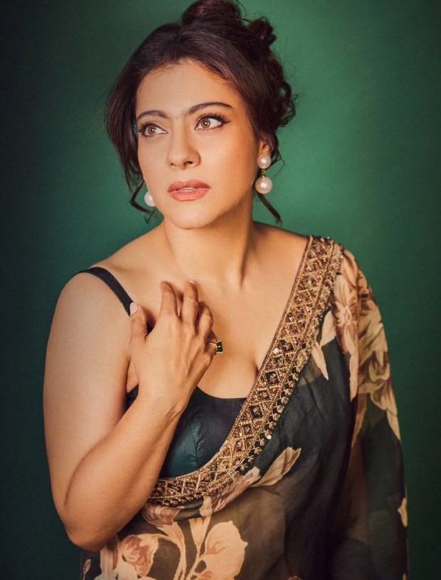 Kajol Ki English Video Sexy Picture - Kajol exudes floral charm in a dark green floral saree at The Archies  premiere : Bollywood News - Bollywood Hungama