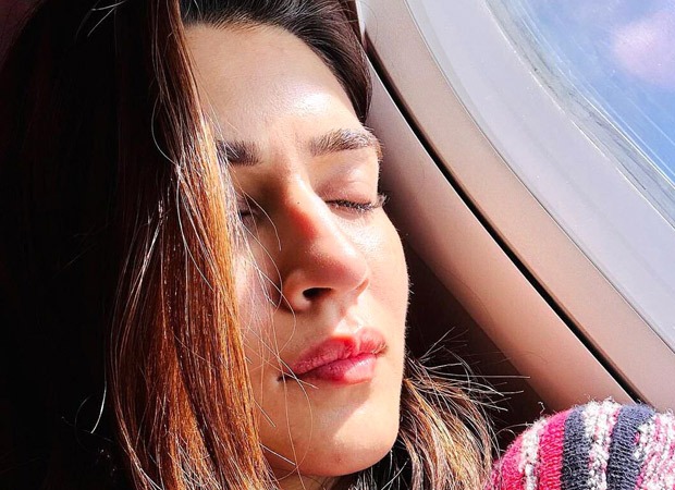 Kriti Sanon shares radiant no-makeup look; see pics