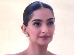 Loving this look! Sonam Kapoor in red