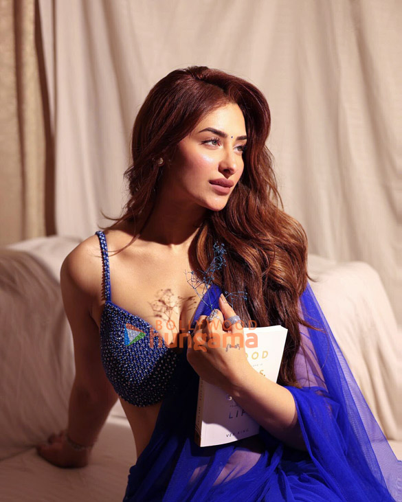 mahira sharma 1 22