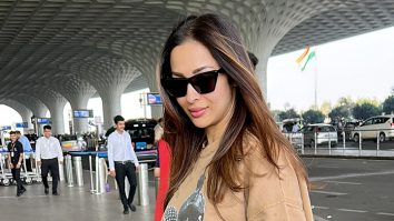 The stunning diva, Malaika Arora gets clicked at the airport by paps