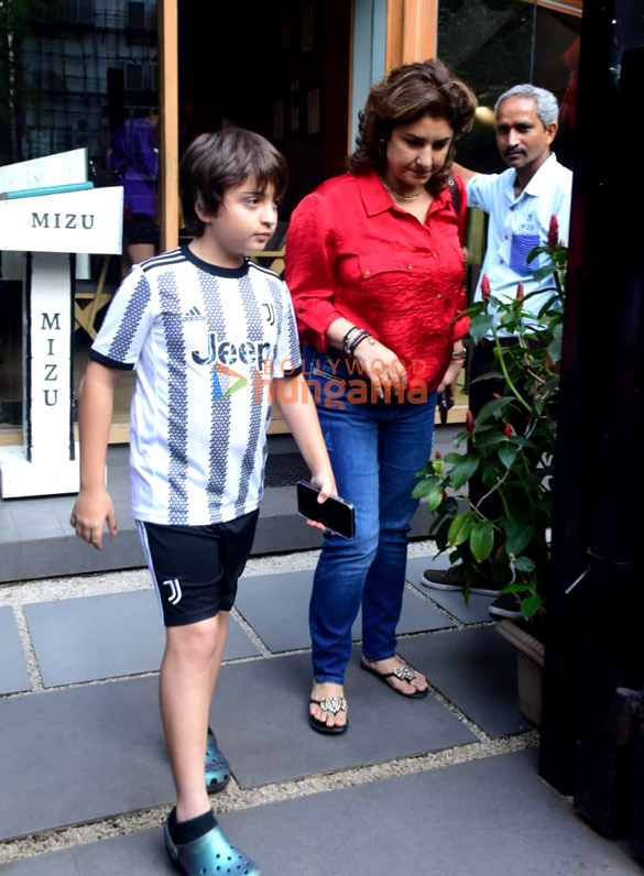 photos abram khan snapped in bandra 2