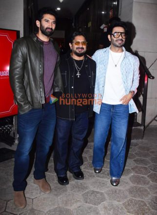 Photos: Aditya Roy Kapur, Aparshakti Khurana, Arshad Warsi and others spotted at Food Hall