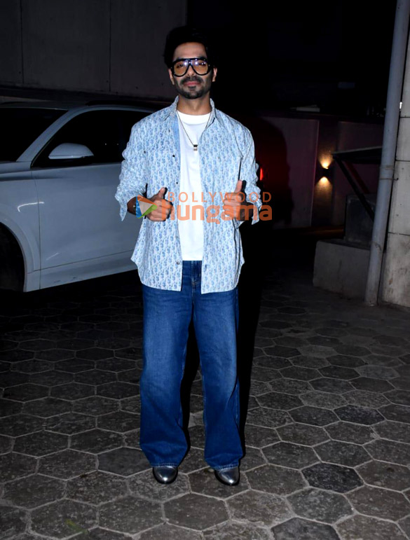 photos aditya roy kapur manoj bajpayee aparshakti khurana and arshad warsi spotted at food hall 4