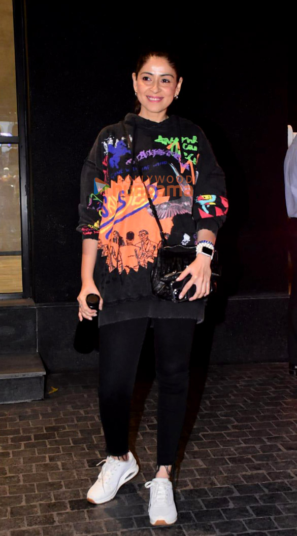 photos ananya panday adarsh gourav siddhant chaturvedi and others grace the special screening of kho gaye hum kahan 6