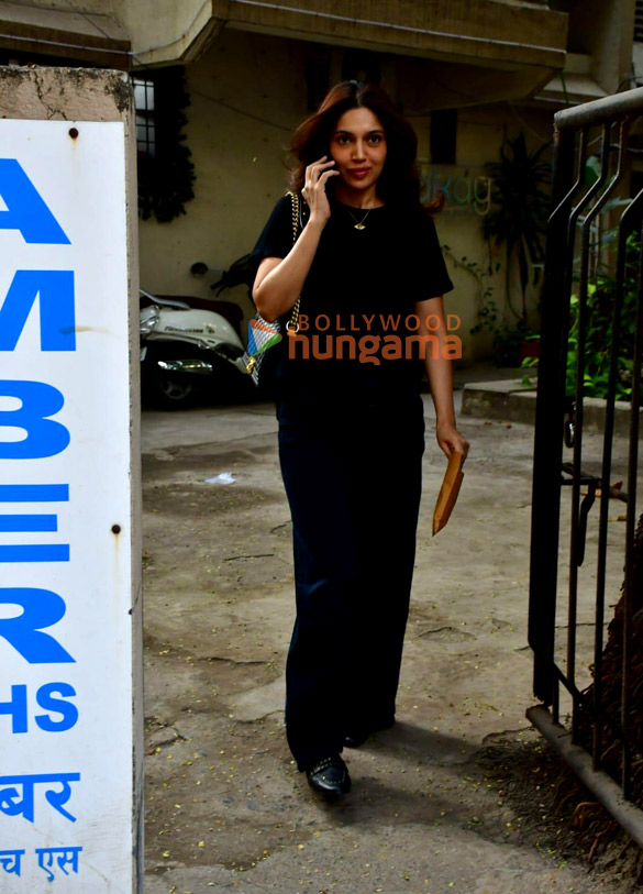 photos bhumi pednekar and sonal chauhan snapped at kromakay salon in juhu 4