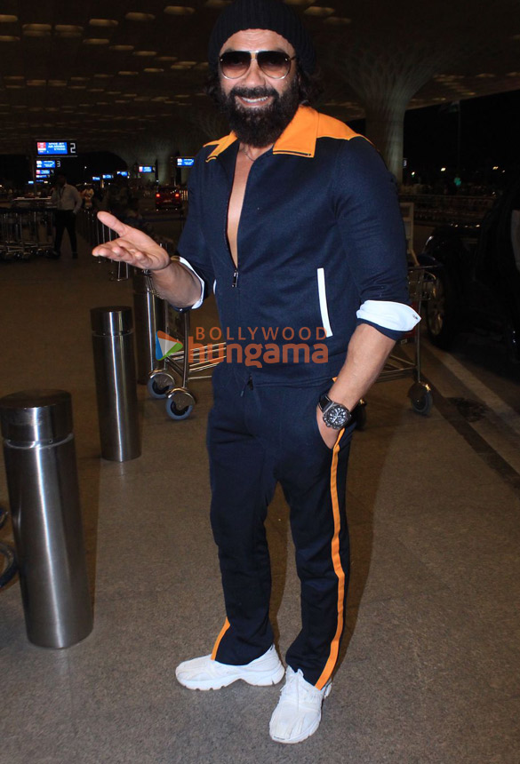 photos bobby deol and mohit raina snapped at the airport 3