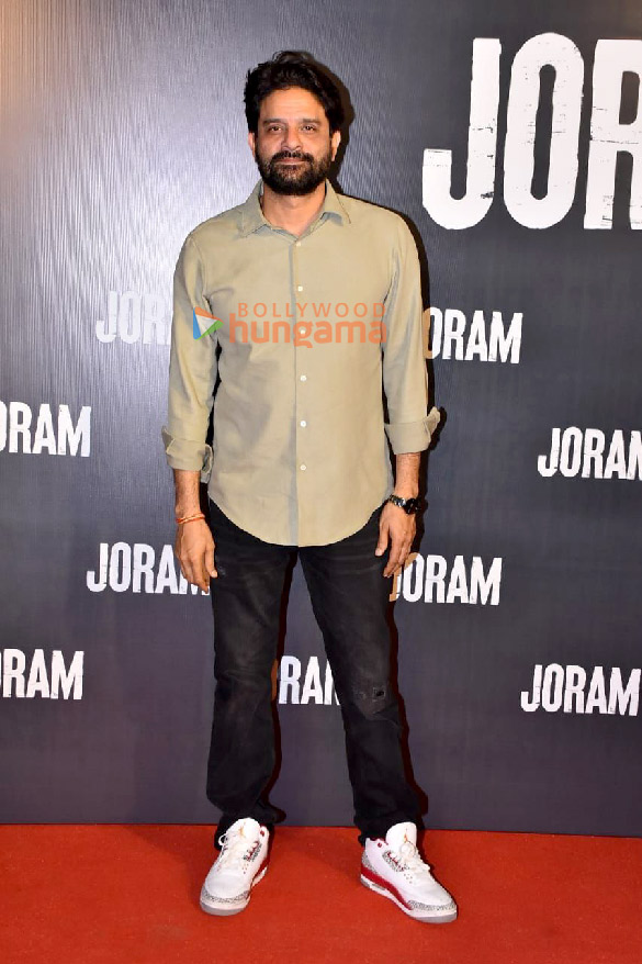 photos celebs grace the premiere of joram 2