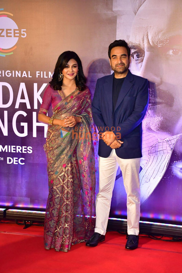 photos celebs grace the premiere of kadak singh 2