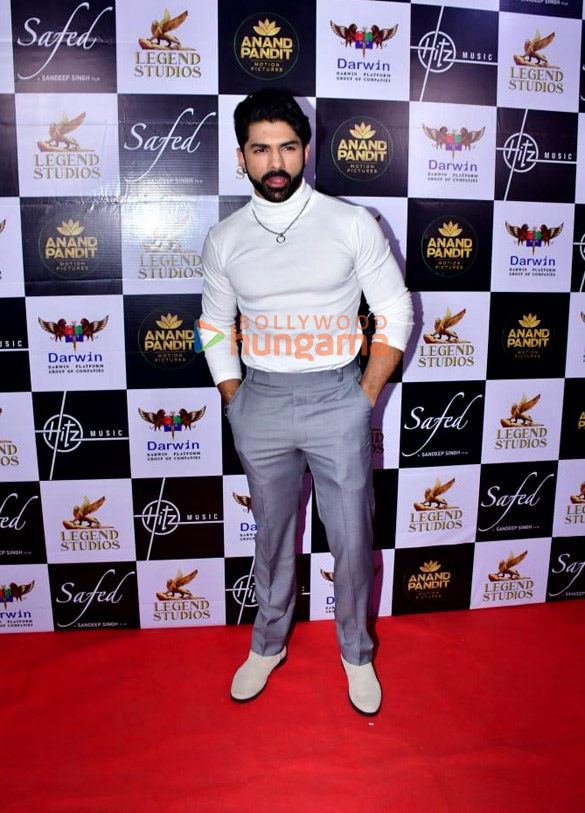 photos celebs grace the premiere of safed 7