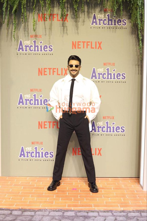 photos celebs grace the premiere of the archies 007 1