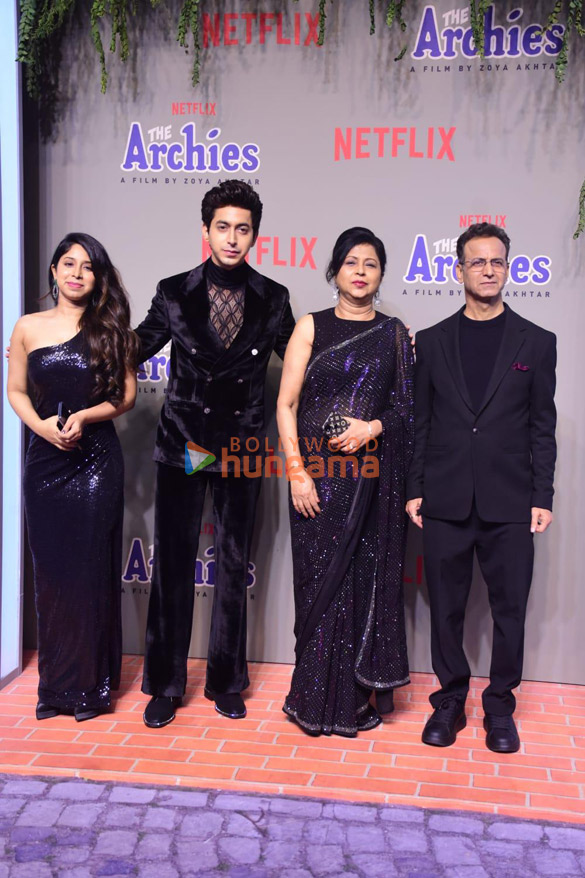photos celebs grace the premiere of the archies 1121 3