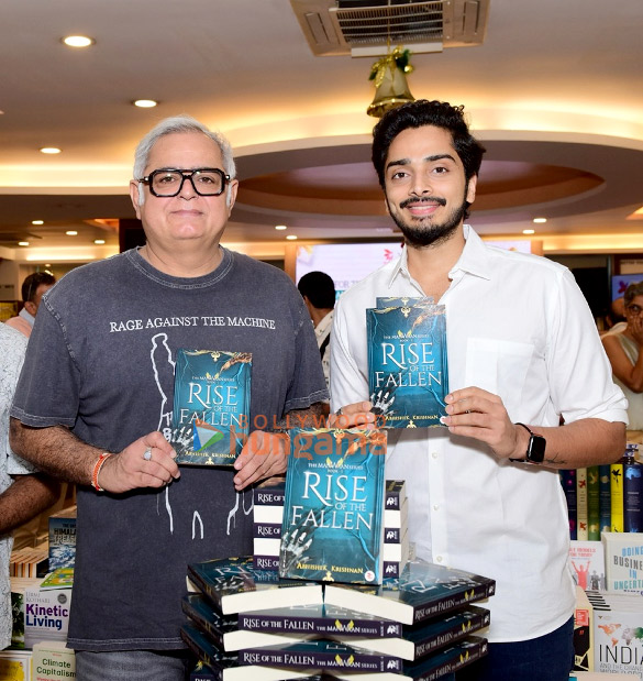 Photos: Hansal Mehta launches Abhishek Krishnan’s mytho-fantasy novel, ‘Rise of the Fallen: Book 1 of the Manwaan Series’ Photos: Hansal Mehta launches Abhishek Krishnan’s mytho-fantasy novel, ‘Rise of the Fallen: Book 1 of the Manwaan Series’