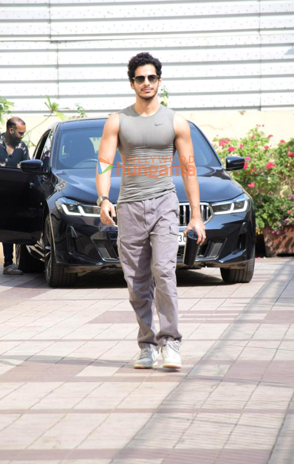 Photos: Ishaan Khatter spotted outside the gym in Bandra Photos: Ishaan Khatter spotted outside the gym in Bandra