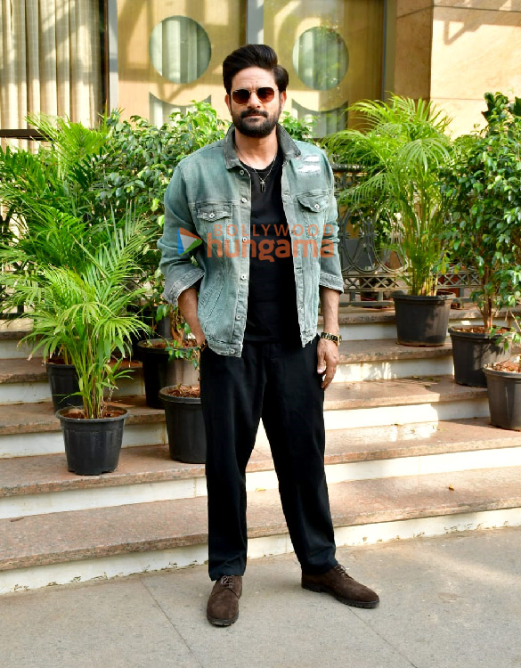photos kareena kapoor khan bobby deol jyothika siddharth tillotama shome jaideep ahlawat and vikrant massey snapped at anupama chopras roundtable 8