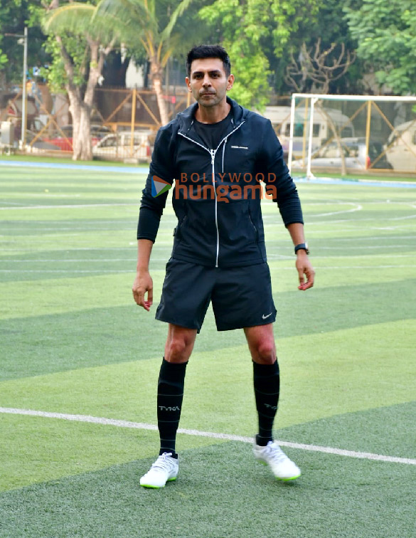 Photos: Kartik Aaryan, Ibrahim Ali Khan and others snapped during a football match Photos: Kartik Aaryan, Ibrahim Ali Khan and others snapped during a football match