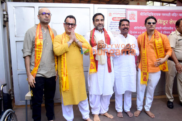 Photos: Pankaj Tripathi, Sandeep Singh, Vinod Bhanushali and others snapped promoting Main Atal Hoon Photos: Pankaj Tripathi, Sandeep Singh, Vinod Bhanushali and others snapped promoting Main Atal Hoon