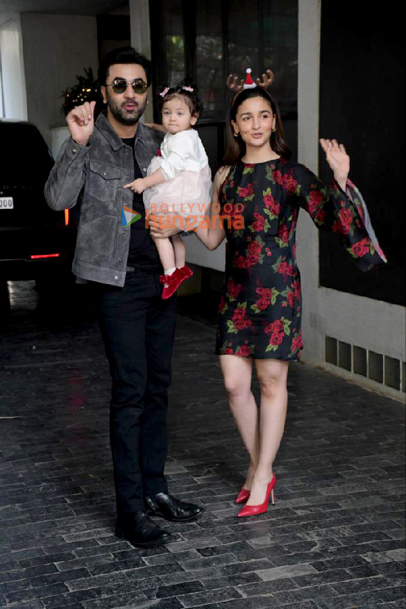 photos ranbir kapoor and alia bhatt snapped with daughter raha others at kapoor residence for christmas 2023 celebration 2