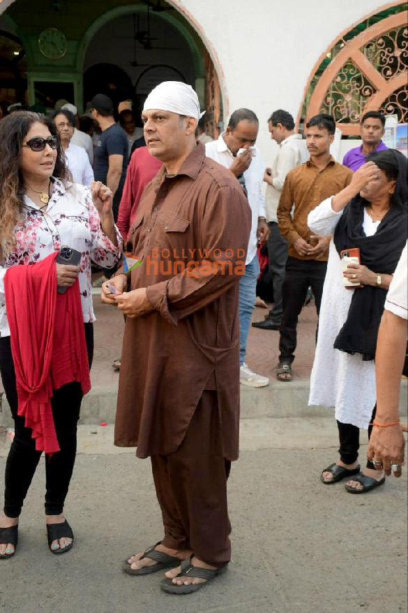 photos raza murad johny lever avtar gill sudesh bhosale and others snapped at junior mehmoods residence 3121 3
