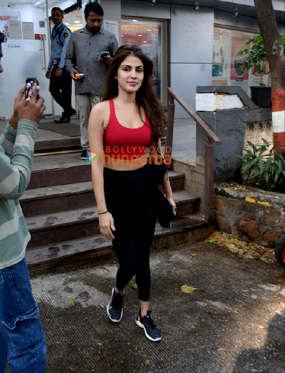 photos rhea chakraborty spotted outside the gym in bandra 3 2