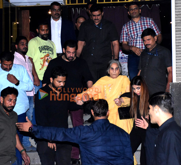 photos salman khan iulia vantur and other celebs snapped at sohail khans birthday bash 4