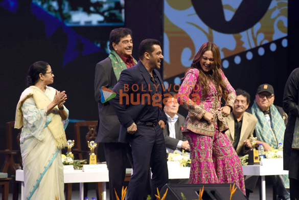 photos salman khan sonakshi sinha shatrughan sinha and others grace the kolkata international film festival 4