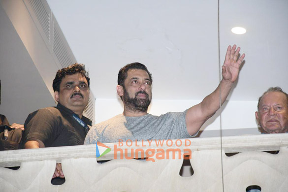 photos salman khan greets fans at galaxy apartments on his birthday in bandra 5 2