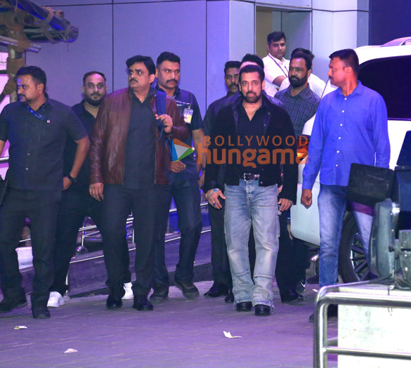 Photos: Salman Khan snapped at Kalina airport