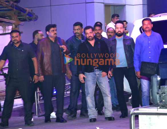 photos salman khan snapped at kalina airport 3 2