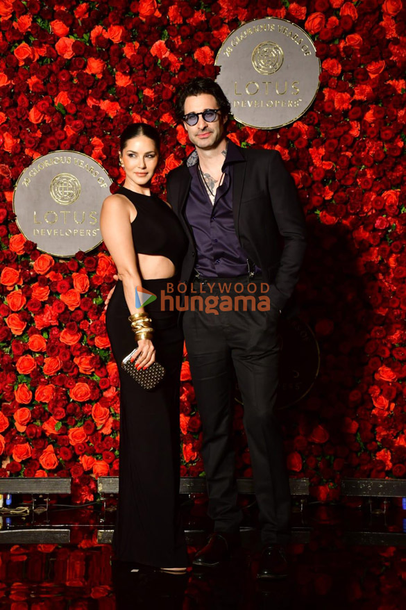 photos shah rukh khan kajol and others attend anand pandits birthday bash 2300 1