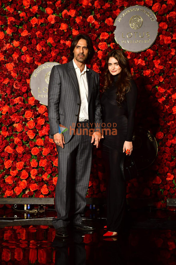 photos shah rukh khan kajol and others attend anand pandits birthday bash 2300 7