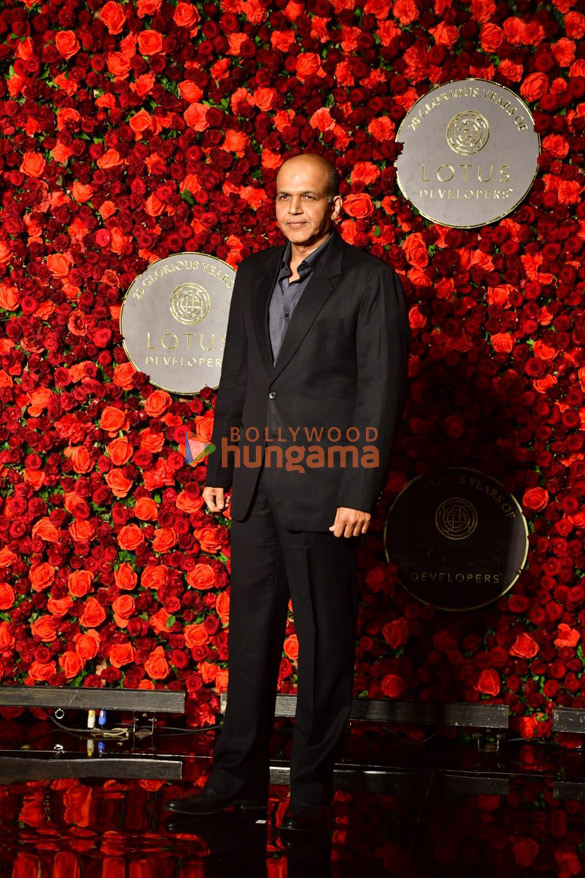 photos shah rukh khan kajol and others attend anand pandits birthday bash 7766 16